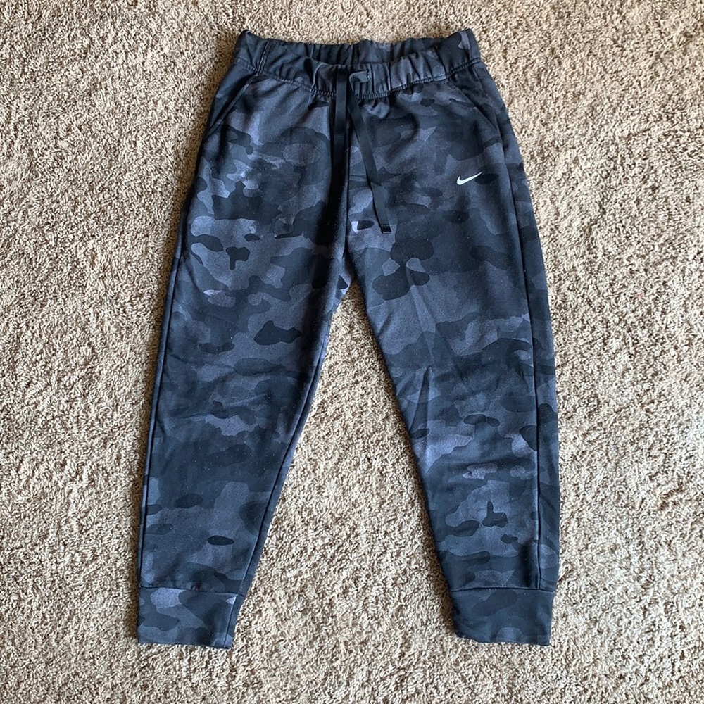 Nike cropped sweatpants